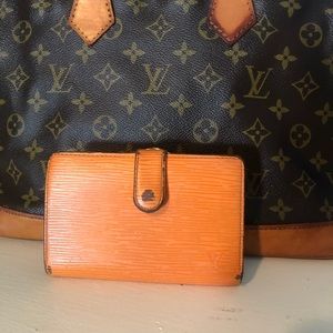 LOUIS VUITTON EPI WALLET ORANGE